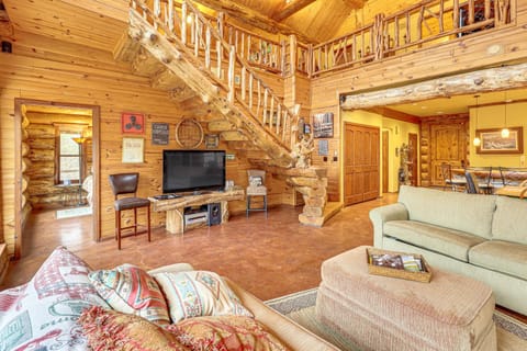 Fish, Boat and Hike Pet-Friendly Cabin in Arkansas Cabin in Pike County