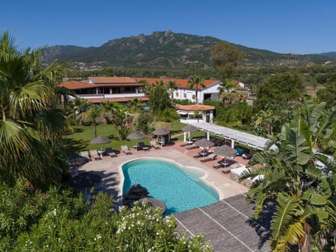 Property building, Restaurant/places to eat, Swimming pool, Breakfast