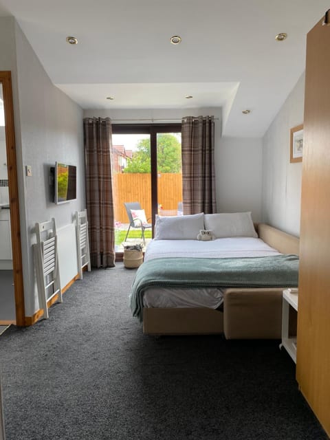 Ensuite room with micro, fridge, washer drier Apartment in Aberdeen