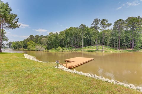 Private Dock Lake Oconee Waterfront Escape! House in Lake Oconee