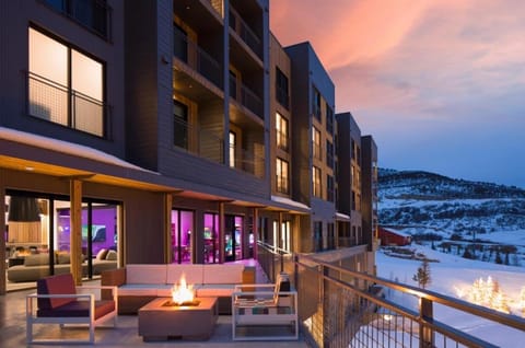 Patio, Night, Natural landscape, Winter, View (from property/room), Balcony/Terrace, Seating area, Mountain view