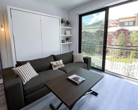 View (from property/room), Living room, Seating area