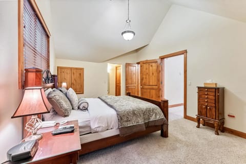 Keystone Escape with Fireplace and Hot Tub House in Keystone