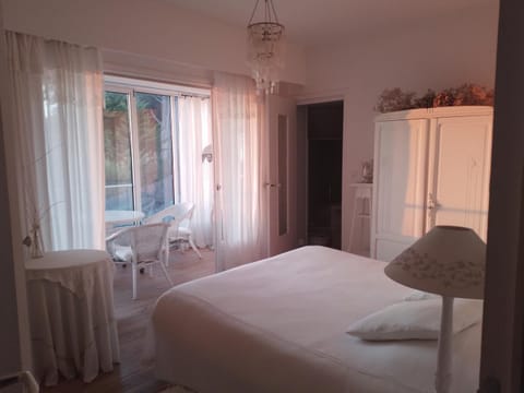Chambres d'hôtes Christa Bed and Breakfast in Saint-Pair-sur-Mer