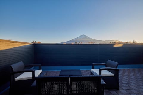 Property building, Balcony/Terrace