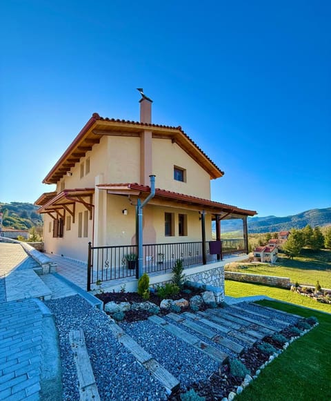 Property building, Spring, Day, Natural landscape, Mountain view
