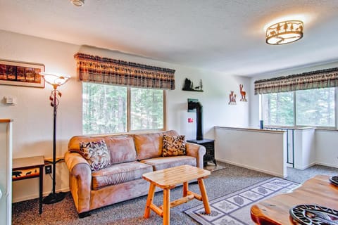 Alpine View House in Yosemite Park Way