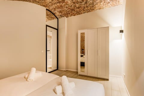 Bed, Photo of the whole room, Bedroom, wardrobe