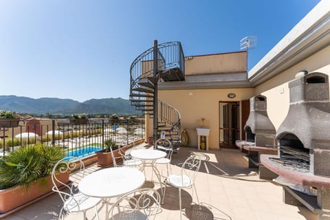 Spring, Winter, Summer, Balcony/Terrace, Autumn