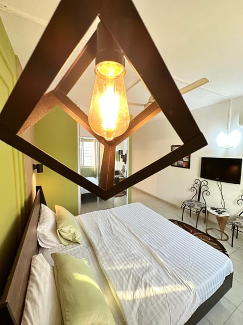 Photo of the whole room, Bedroom