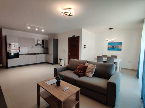 Red Rush Apartment in Marsaskala