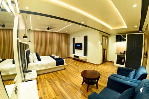 TV and multimedia, Photo of the whole room, Seating area, Bedroom