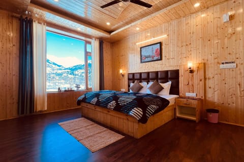 Bed, TV and multimedia, Photo of the whole room, Bedroom, Mountain view