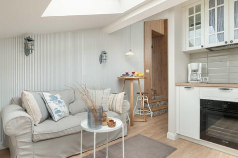 Kitchen or kitchenette, Living room, Seating area