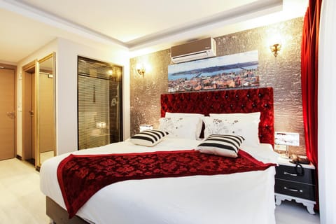 Bed, Photo of the whole room