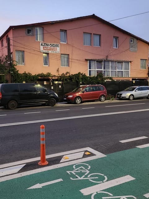 Neighbourhood, Location