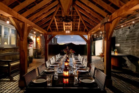 Banquet/Function facilities, Seating area