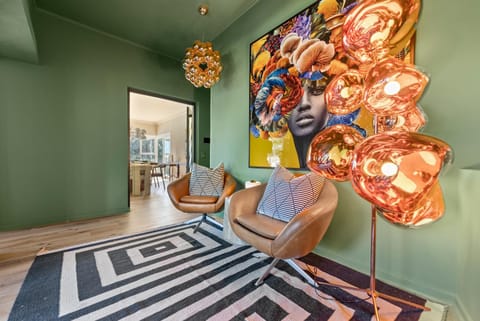 New! Kinvara Villa with Pool, Gym & Lion's Head View Villa in Camps Bay