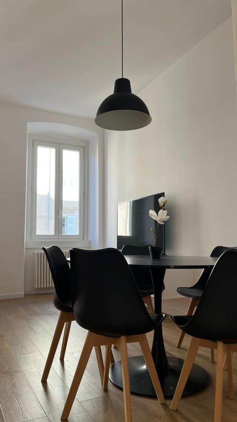 Communal lounge/ TV room, Living room, Dining area