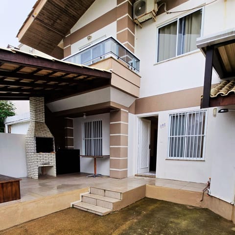 Patio, Day, Balcony/Terrace
