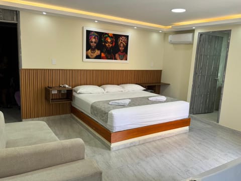 Bathroom, TV and multimedia, air conditioner