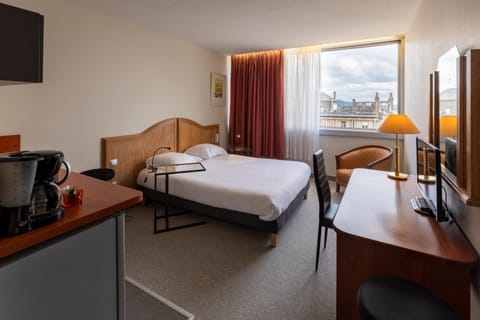 TV and multimedia, Kitchen or kitchenette, Photo of the whole room, Bedroom, On site, City view