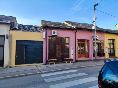 Property building, Off site, Day, Street view, Location