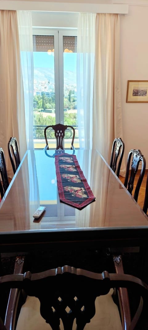 Grand suite in the temple of Zeus Apartment in Plaka