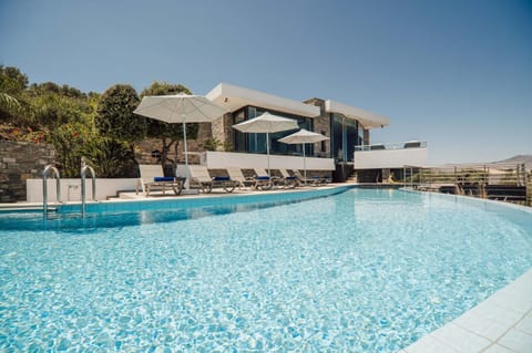 Pool view, Swimming pool, sunbed