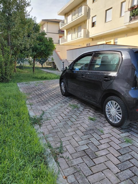 Property building, Garden view, Parking