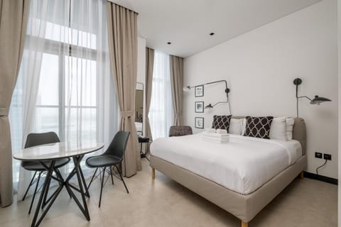 Bed, Living room, Photo of the whole room, Seating area, Bedroom