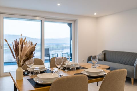 Balcony/Terrace, Balcony/Terrace, Living room, Seating area, Dining area, heating, heating, acessibility