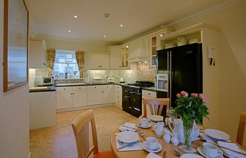 Garden, Coffee/tea facilities, Kitchen or kitchenette, Dining area, Certificate/Award, dishwasher, minibar, pet friendly, stove