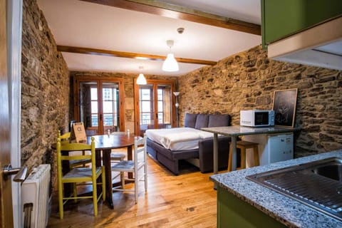 Bed, Kitchen or kitchenette, Living room