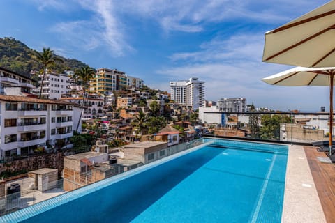 Natural landscape, Swimming pool, Swimming pool, sunbed