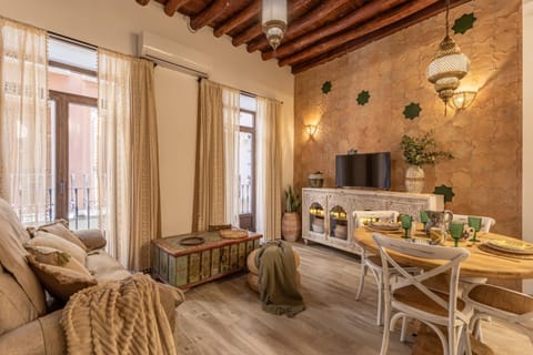Communal lounge/ TV room, Living room, Seating area, Dining area
