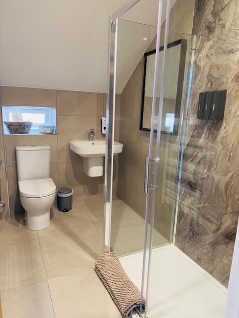 Lethbridge Villa 49 Apartment 3 Super Fibre WiFi, Free parking Apartment in Southport