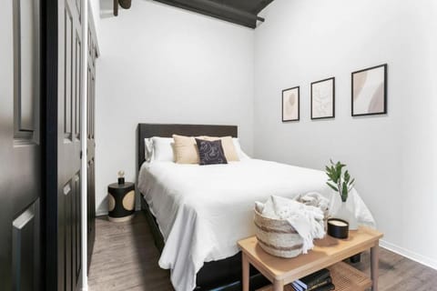 Convenient Downtown Loft WiFi and Elevator Apartment in Spokane