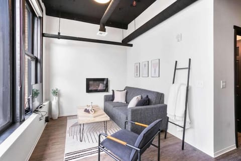 Convenient Downtown Loft WiFi and Elevator Apartment in Spokane