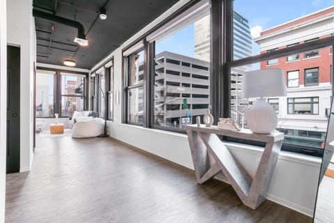 Urban SoHo Suite in the Heart of Downtown Apartment in Spokane