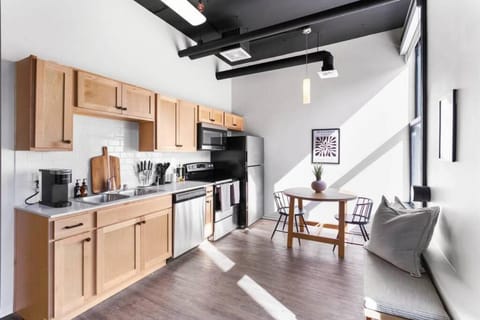 Cozy Downtown Loft Walk to Riverfront Park 209 Apartment in Spokane