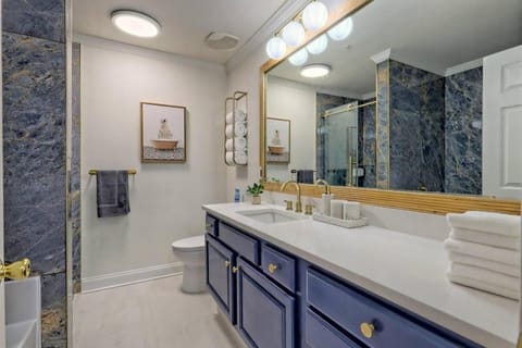 Charming Downtown Helen Getaway House in Helen