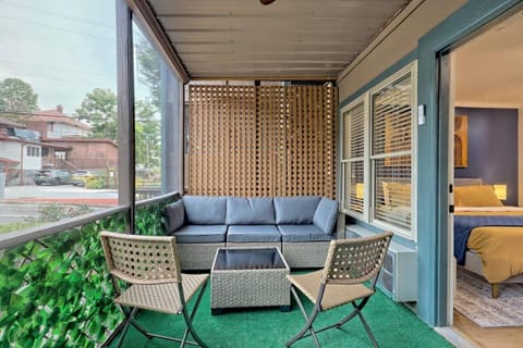 Charming Downtown Helen Getaway House in Helen