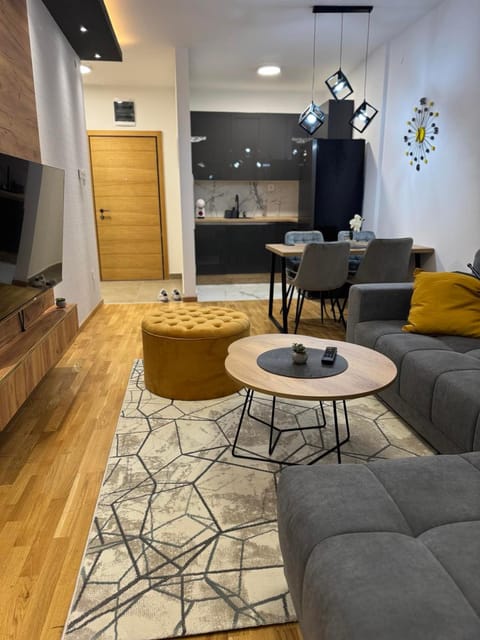 Square In - FREE GARAGE- Apartment in Novi Sad