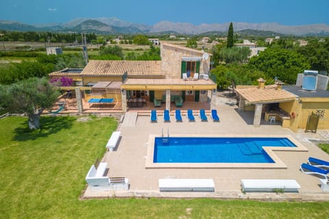 Property building, Patio, Day, Natural landscape, Bird's eye view, View (from property/room), Mountain view, Pool view, Swimming pool, sunbed