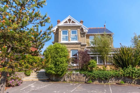 Property building, Street view