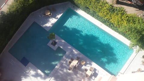 Swimming pool, Swimming pool