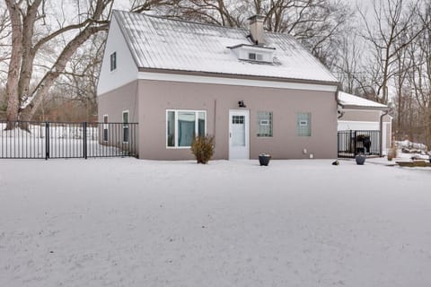 3 Mi to Dtwn and YSU Updated Youngstown Home House in Youngstown