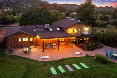 Castle Rock Views Sedona Retreat with Hot Tub! House in Village of Oak Creek