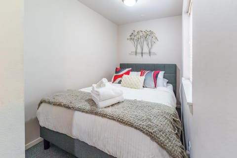 SpaceNeedleNest, Retro Chic, Free Parking-Rooftop Apartment in Belltown